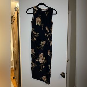 Stretchy, comfortable floral dress. Navy blue. Medium
